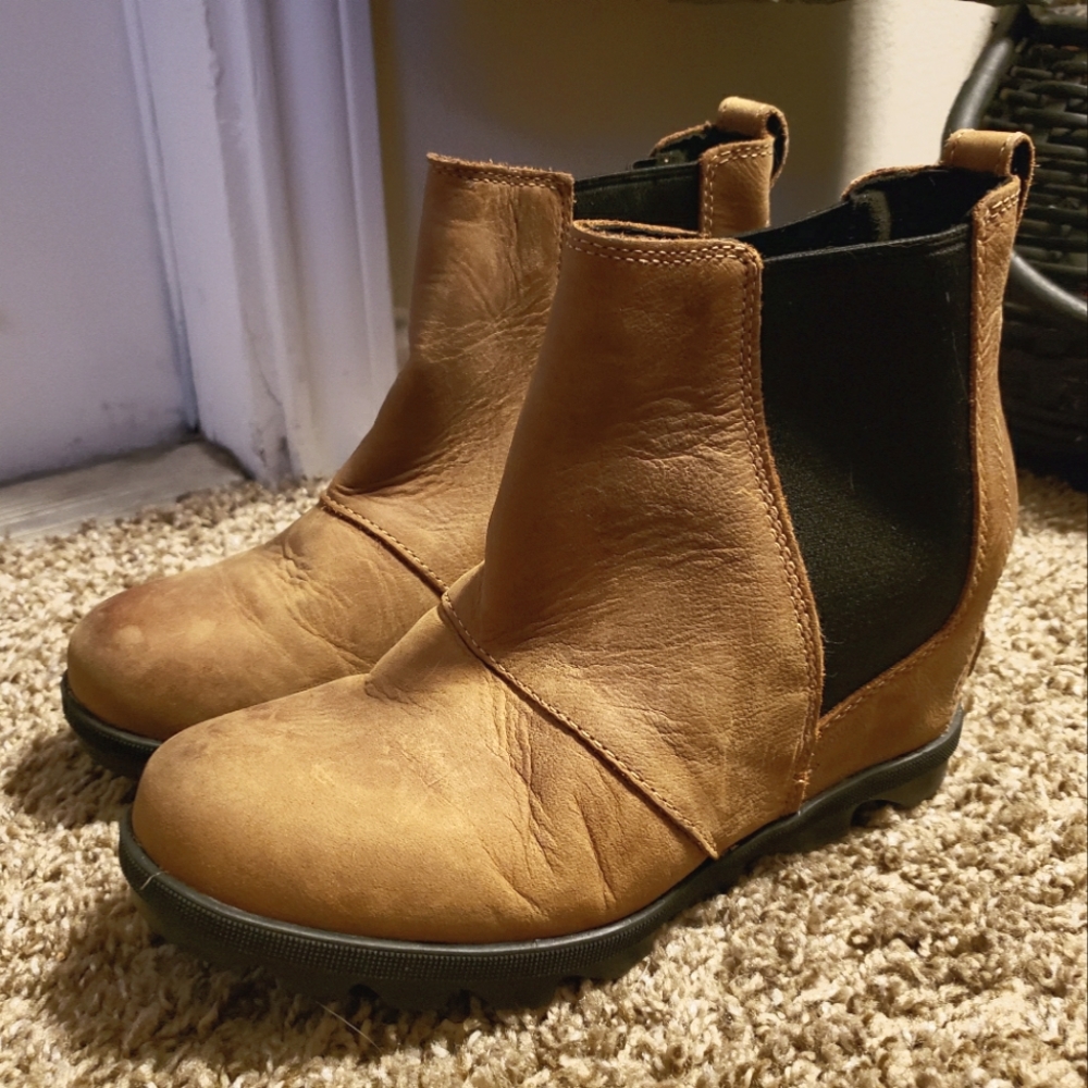 Joan of Artic Chelsea leather boot/booties/ankle boot